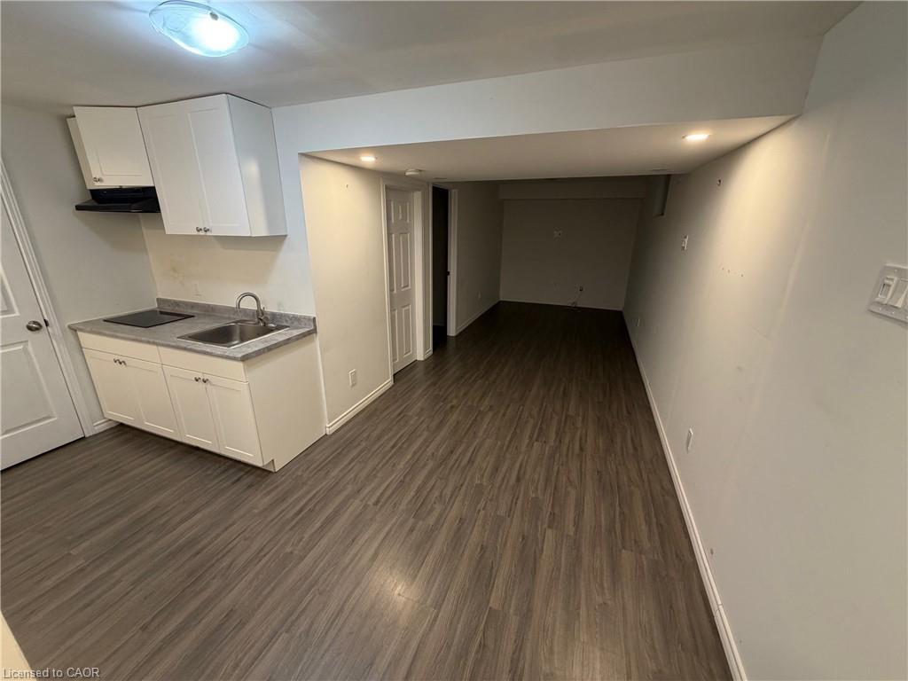 36 Sparrow Avenue, Cambridge, ON - Indoor Photo Showing Other Room