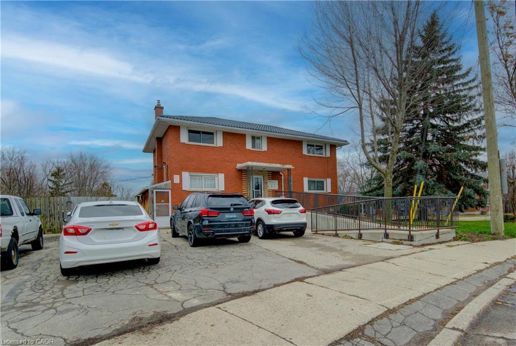 27 Margaret Avenue N, Waterloo, ON
