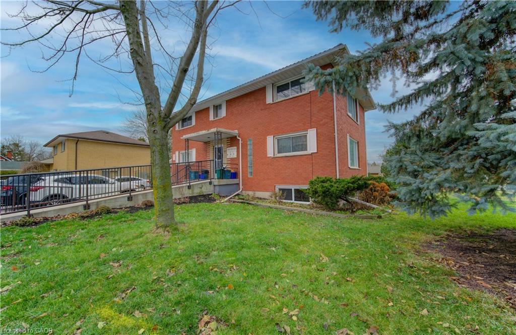 27 Margaret Avenue N, Waterloo, ON