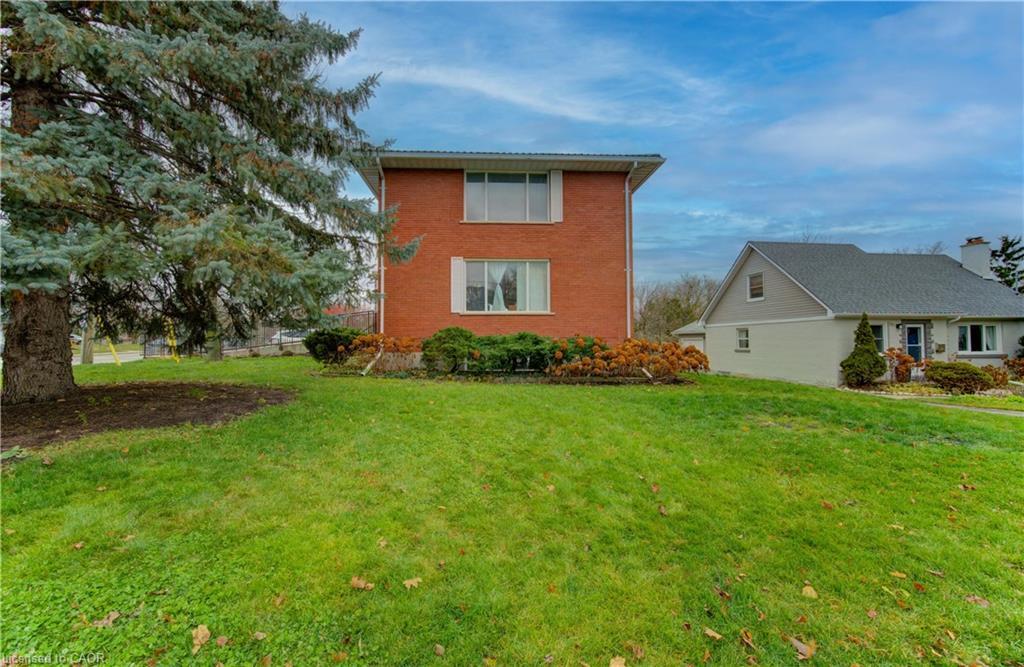 27 Margaret Avenue N, Waterloo, ON