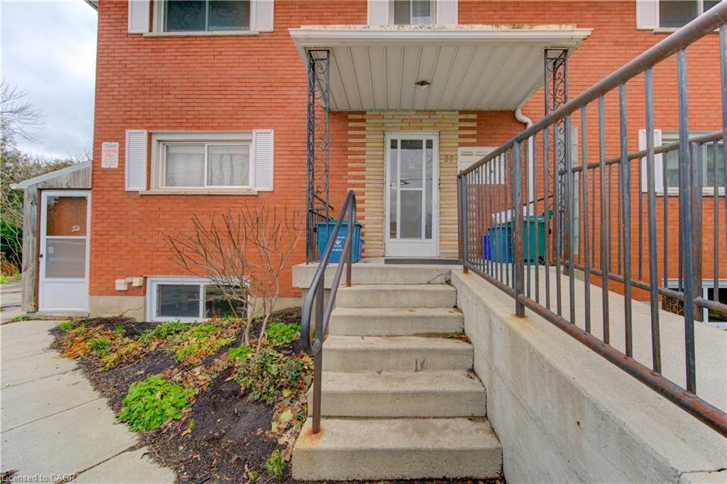 27 Margaret Avenue N, Waterloo, ON