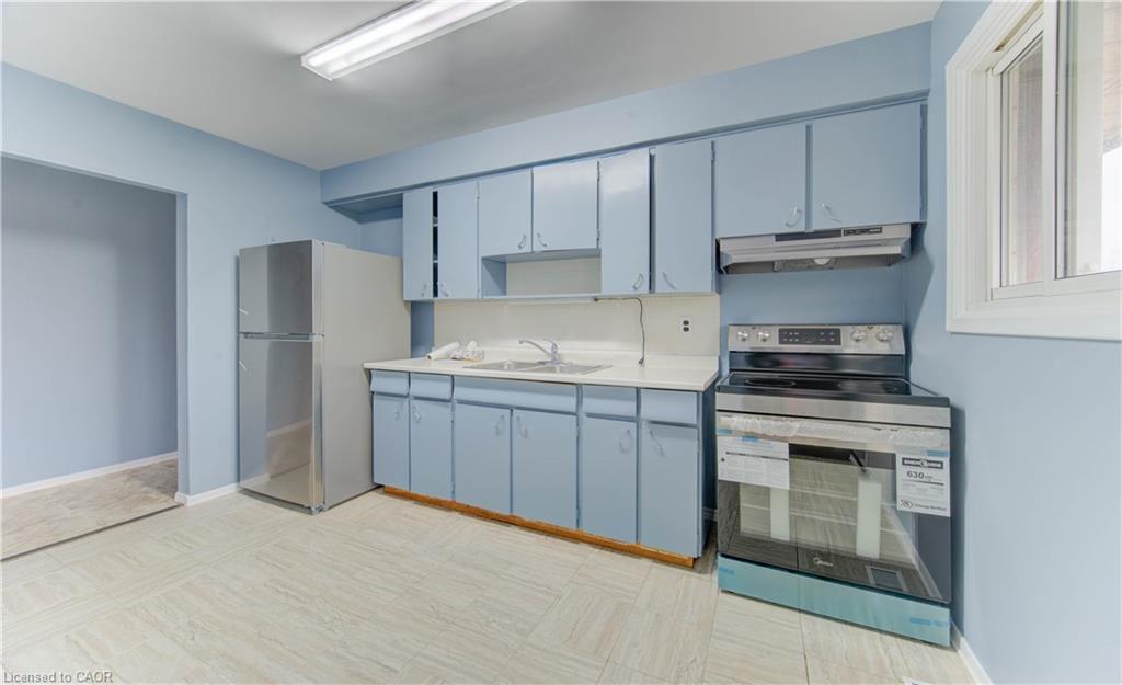 27 Margaret Avenue N, Waterloo, ON