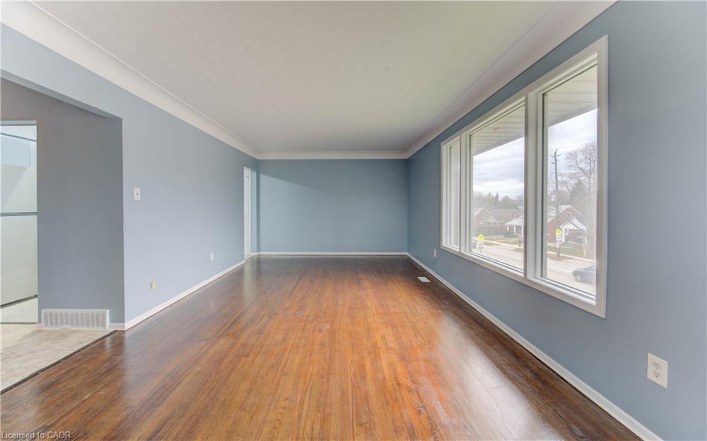 27 Margaret Avenue N, Waterloo, ON