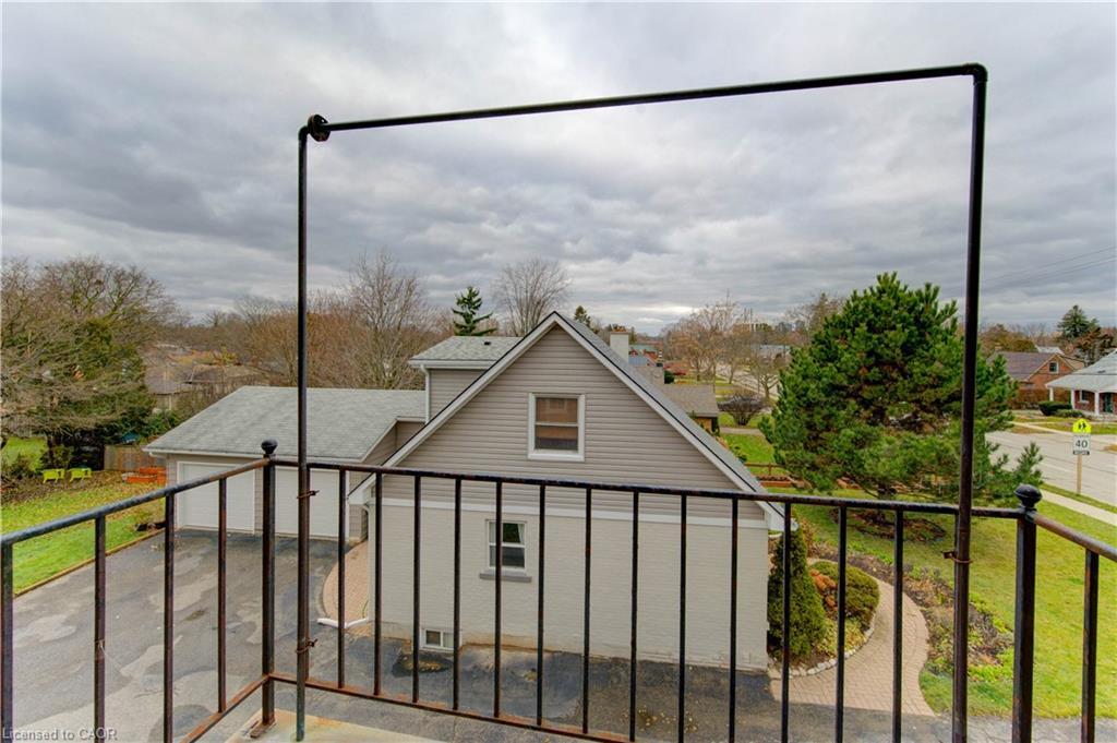 27 Margaret Avenue N, Waterloo, ON