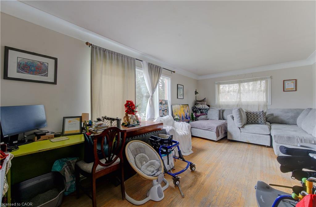 27 Margaret Avenue N, Waterloo, ON