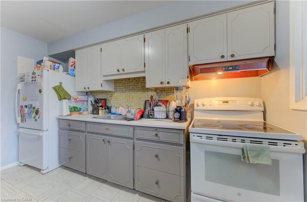 27 Margaret Avenue N, Waterloo, ON