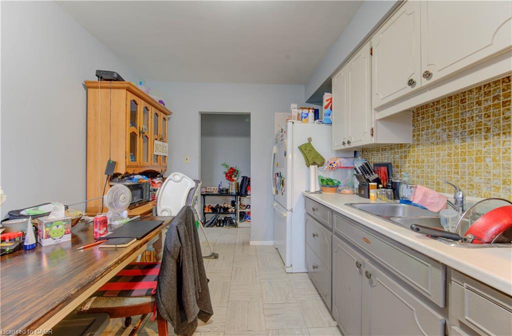 27 Margaret Avenue N, Waterloo, ON