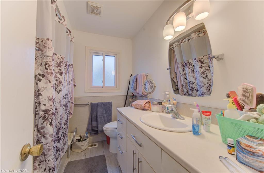 27 Margaret Avenue N, Waterloo, ON