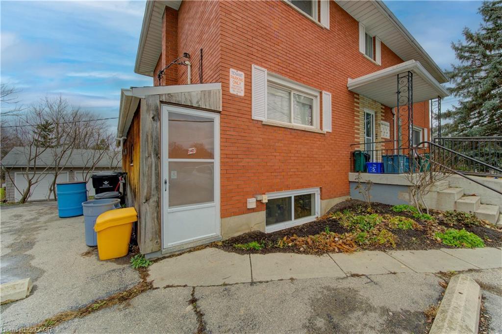 27 Margaret Avenue N, Waterloo, ON