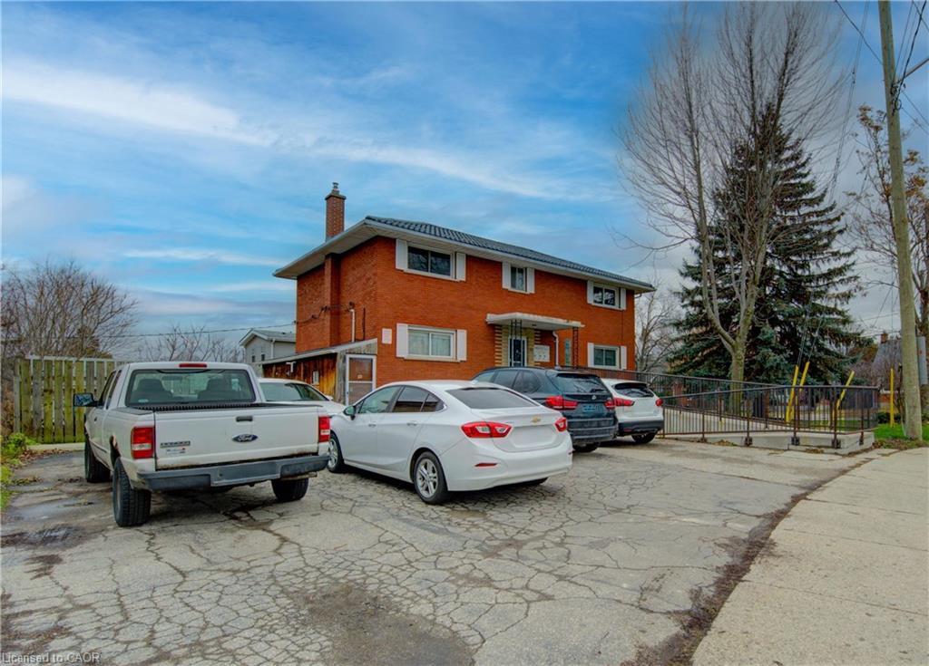 27 Margaret Avenue N, Waterloo, ON