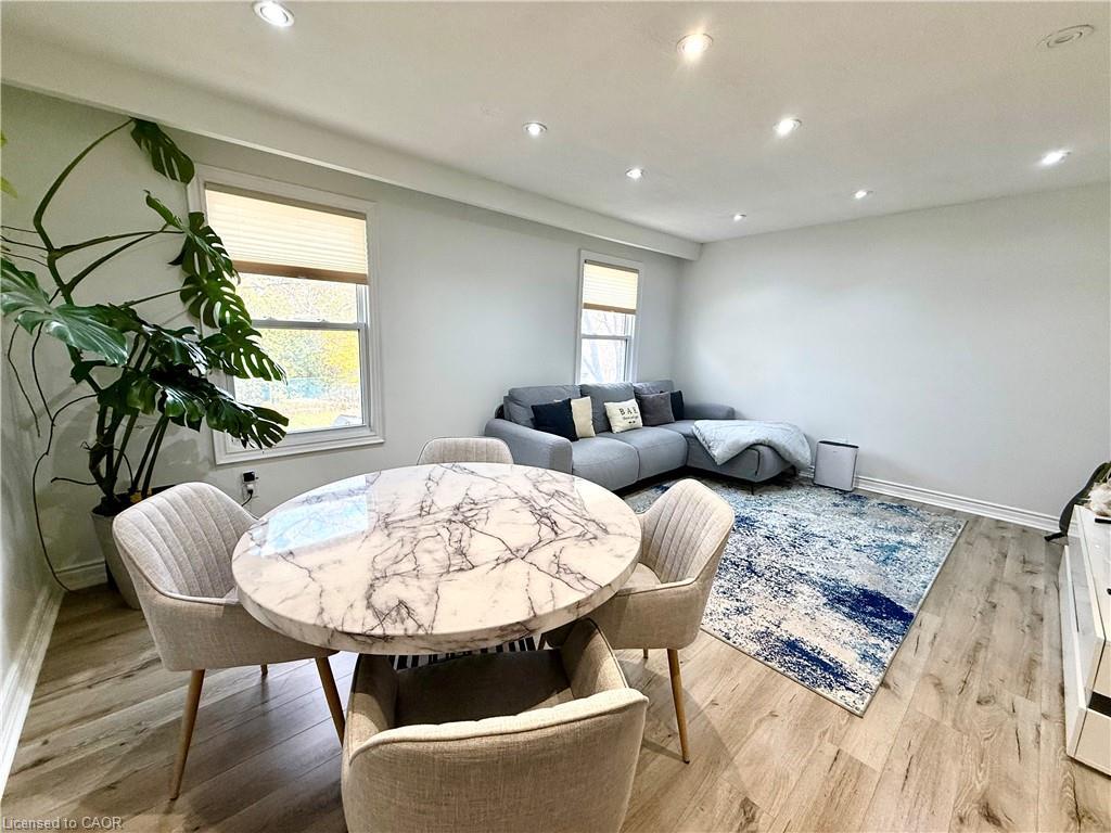 30-235 Bronte Street S, Milton, ON - Indoor Photo Showing Other Room