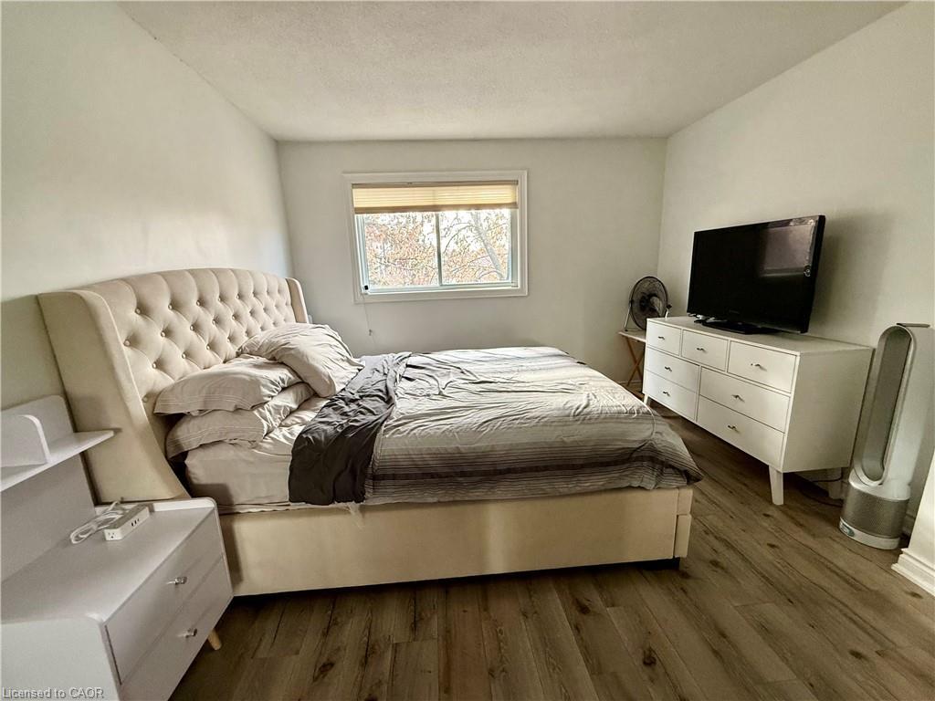 30-235 Bronte Street S, Milton, ON - Indoor Photo Showing Bedroom