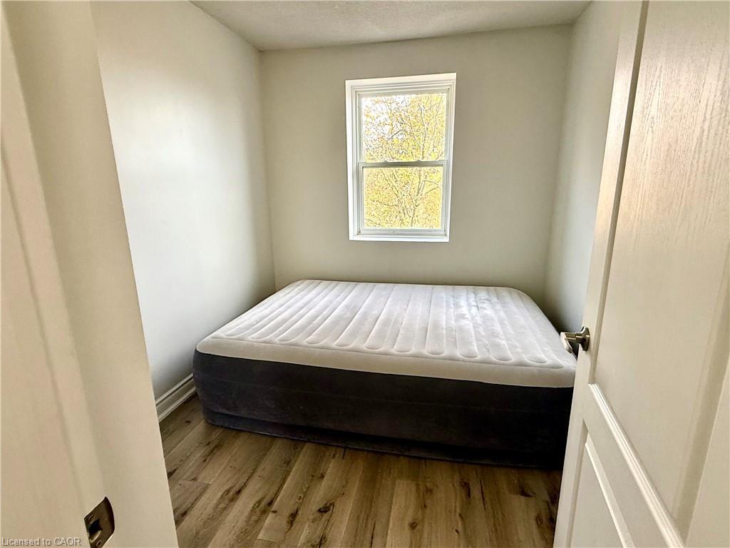 30-235 Bronte Street S, Milton, ON - Indoor Photo Showing Bedroom