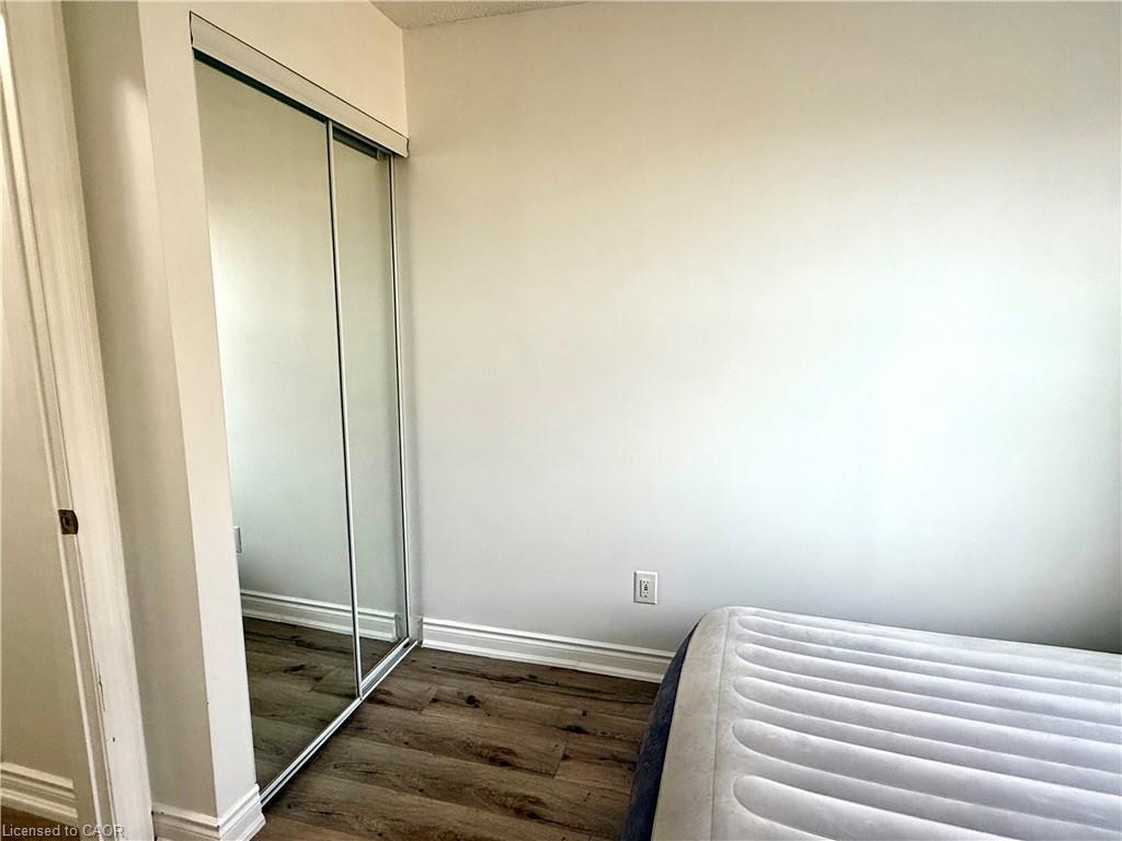 30-235 Bronte Street S, Milton, ON - Indoor