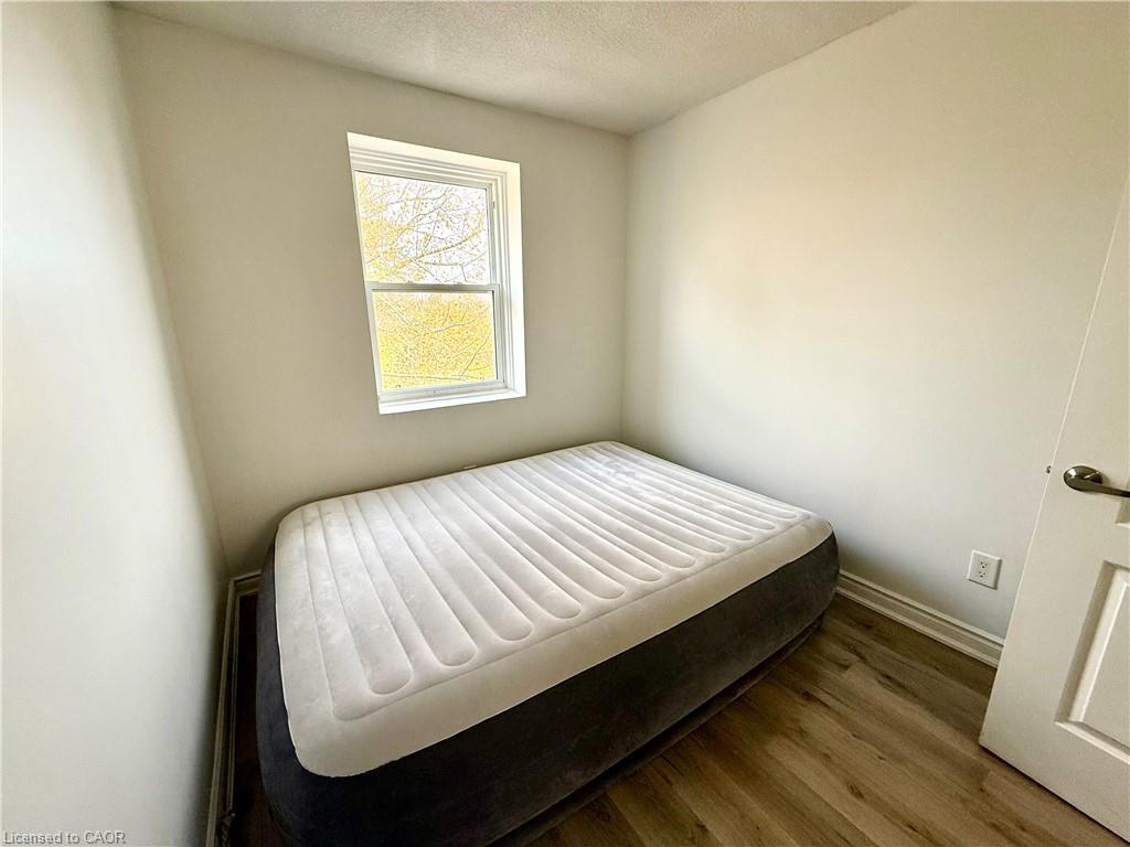 30-235 Bronte Street S, Milton, ON - Indoor Photo Showing Bedroom