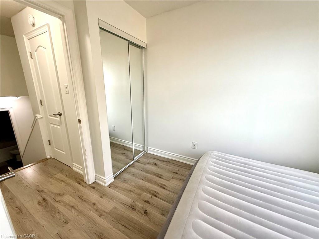 30-235 Bronte Street S, Milton, ON - Indoor Photo Showing Bedroom