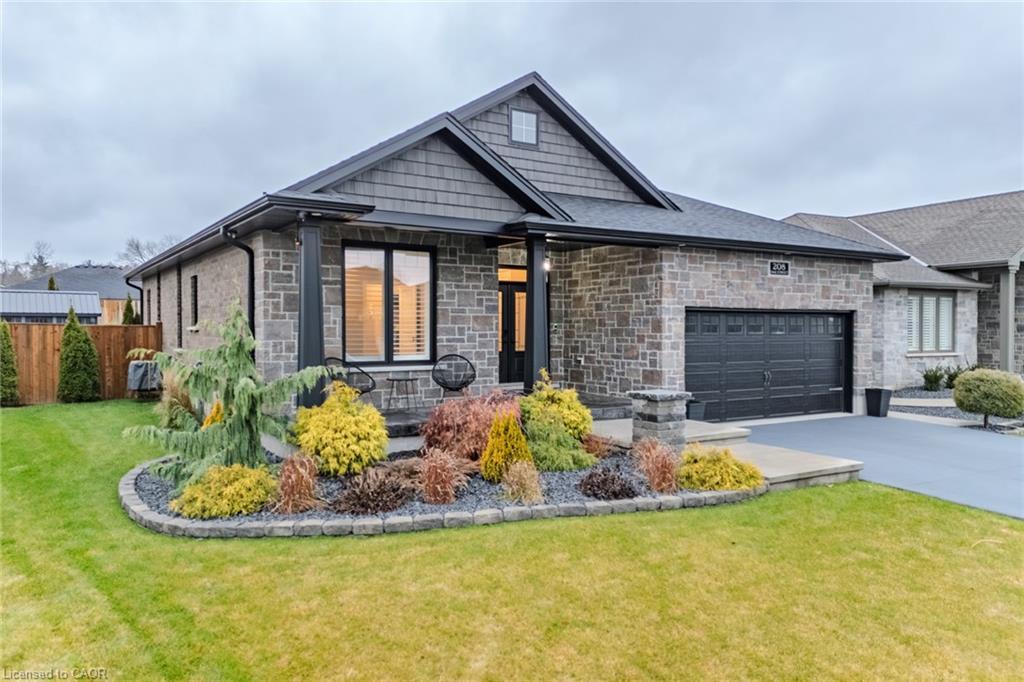 208 Oak Street, Simcoe, ON - Outdoor With Facade