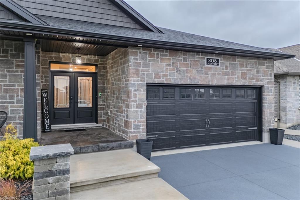 208 Oak Street, Simcoe, ON - Outdoor