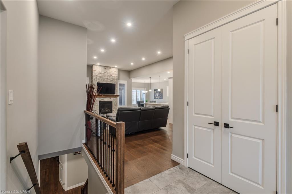 208 Oak Street, Simcoe, ON - Indoor Photo Showing Other Room