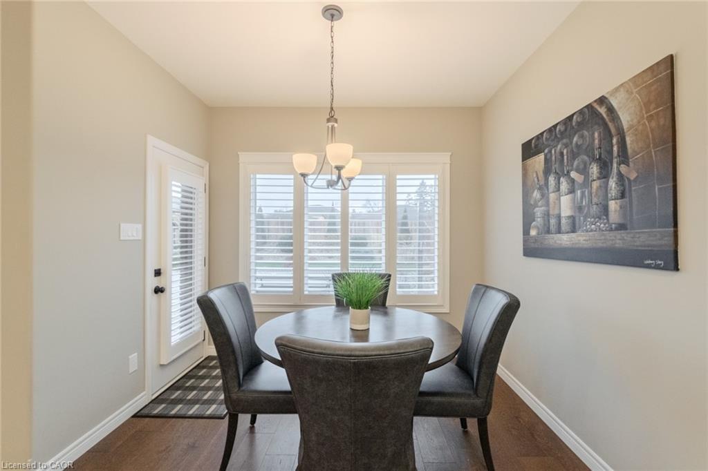 208 Oak Street, Simcoe, ON - Indoor Photo Showing Dining Room