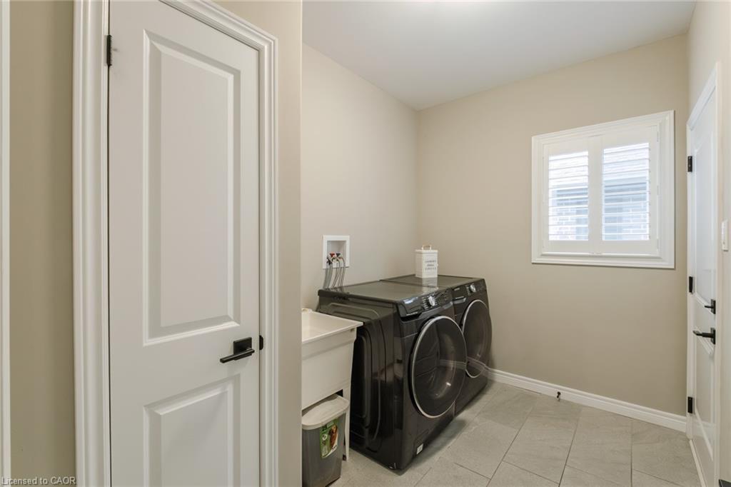 208 Oak Street, Simcoe, ON - Indoor Photo Showing Laundry Room