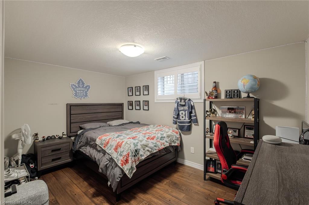 208 Oak Street, Simcoe, ON - Indoor Photo Showing Bedroom