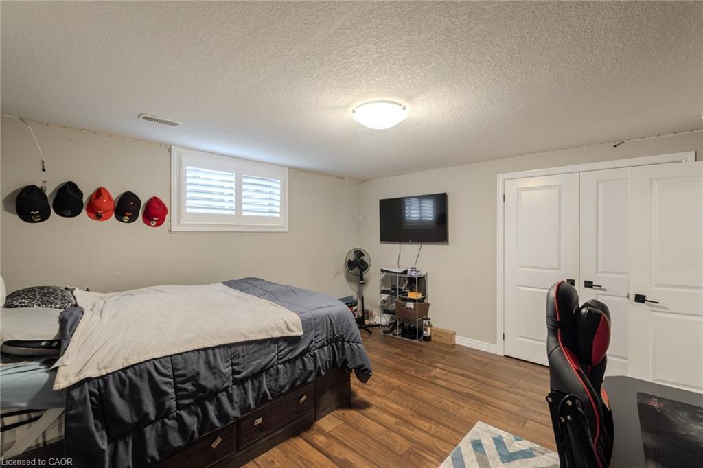 208 Oak Street, Simcoe, ON - Indoor Photo Showing Bedroom