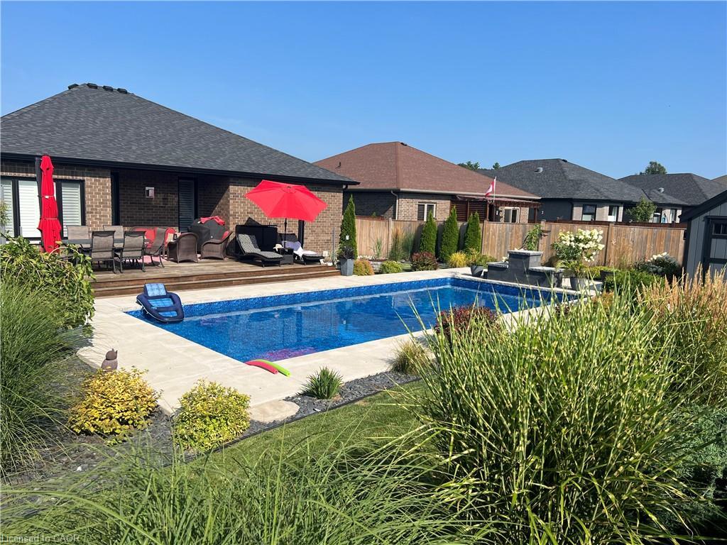 208 Oak Street, Simcoe, ON - Outdoor With In Ground Pool With Backyard