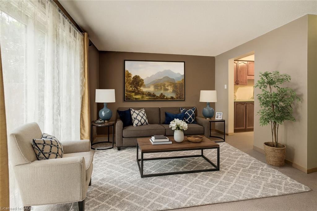 17-465 Woolwich Street N, Waterloo, ON - Indoor Photo Showing Living Room