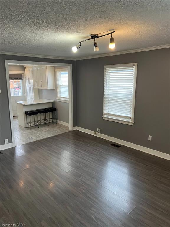 415 Welland Avenue, St. Catharines, ON - Indoor