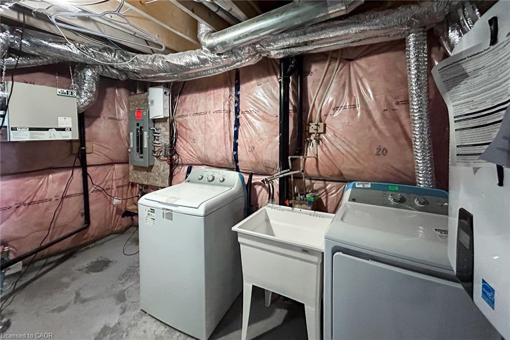 466 Blackburn Drive, Brantford, ON - Indoor Photo Showing Laundry Room