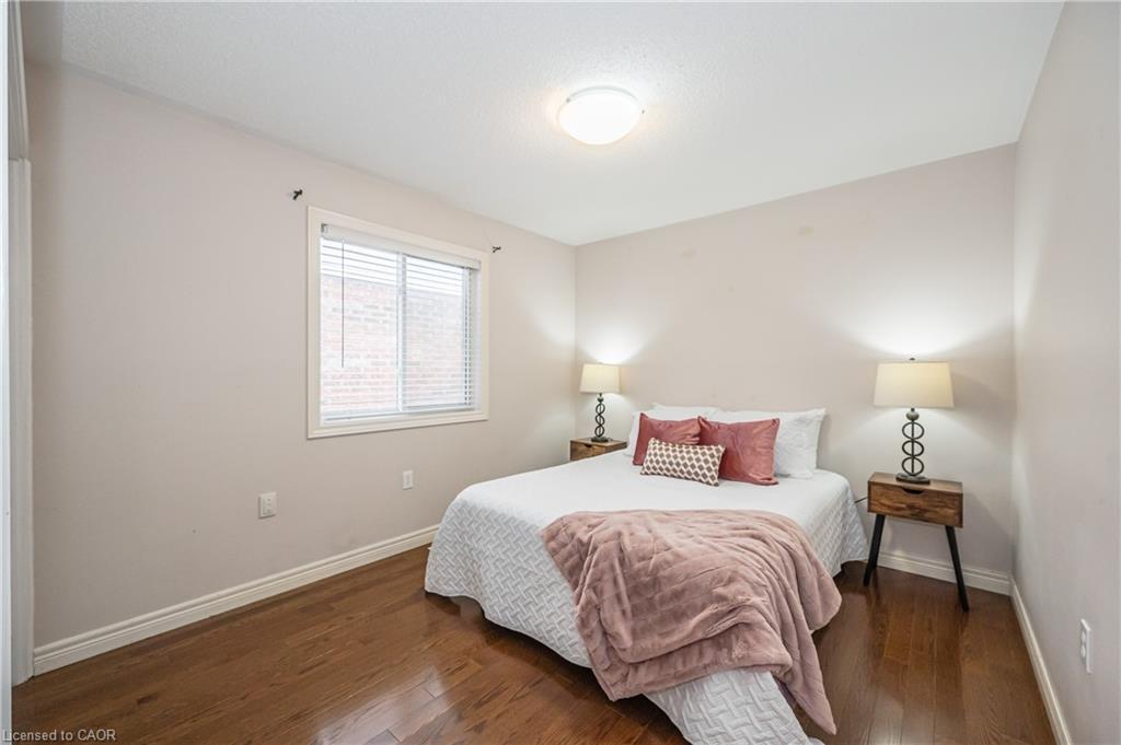 24 Beechlawn Boulevard, Guelph, ON - Indoor Photo Showing Bedroom