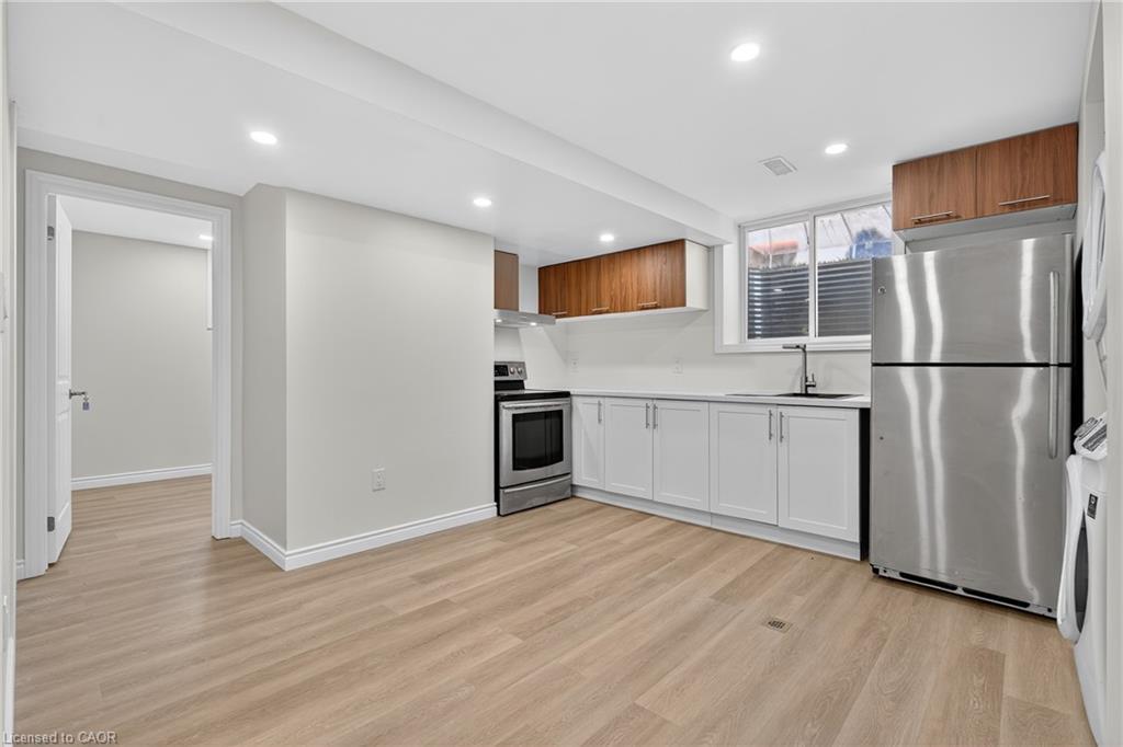 120 Westheights Drive, Kitchener, ON - Indoor Photo Showing Kitchen