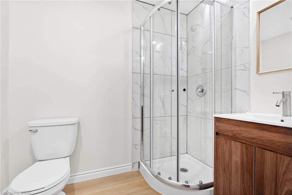 120 Westheights Drive, Kitchener, ON - Indoor Photo Showing Bathroom