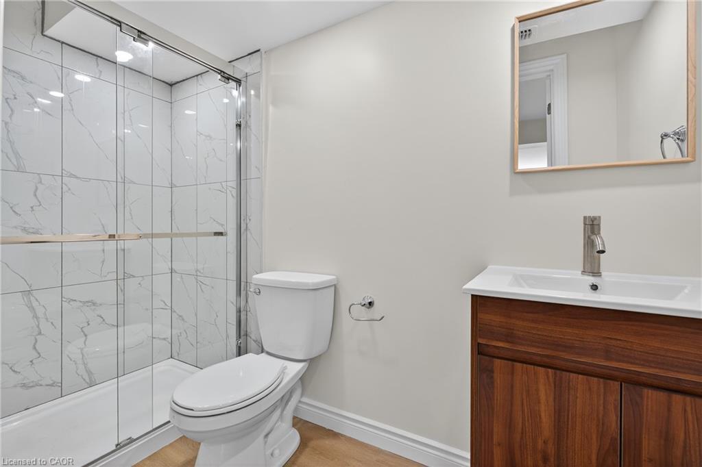 120 Westheights Drive, Kitchener, ON - Indoor Photo Showing Bathroom