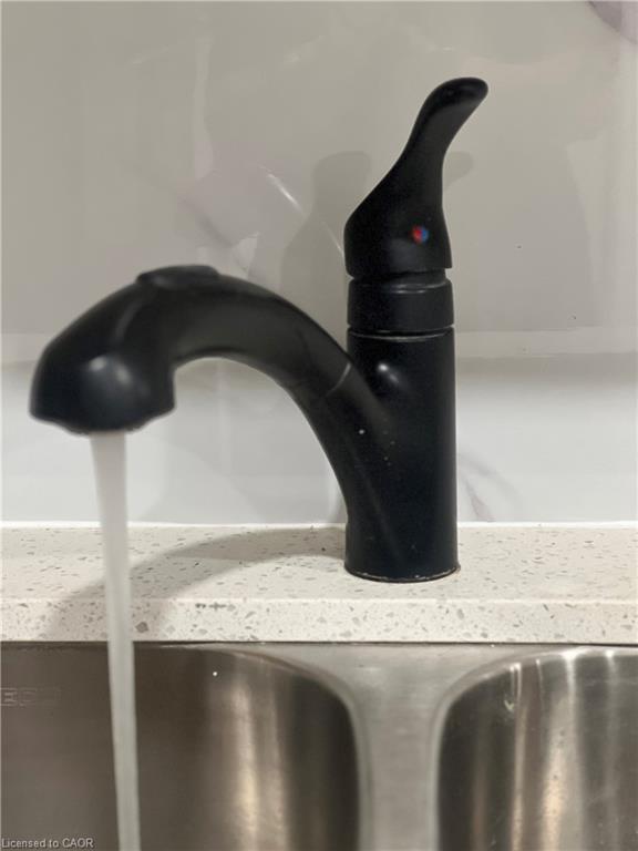 99 Brucedale Avenue E, Hamilton, ON - Indoor Photo Showing Kitchen