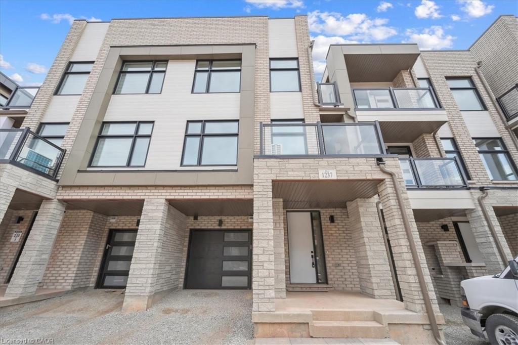 1237 Anthonia Trail, Oakville, ON - Outdoor With Facade