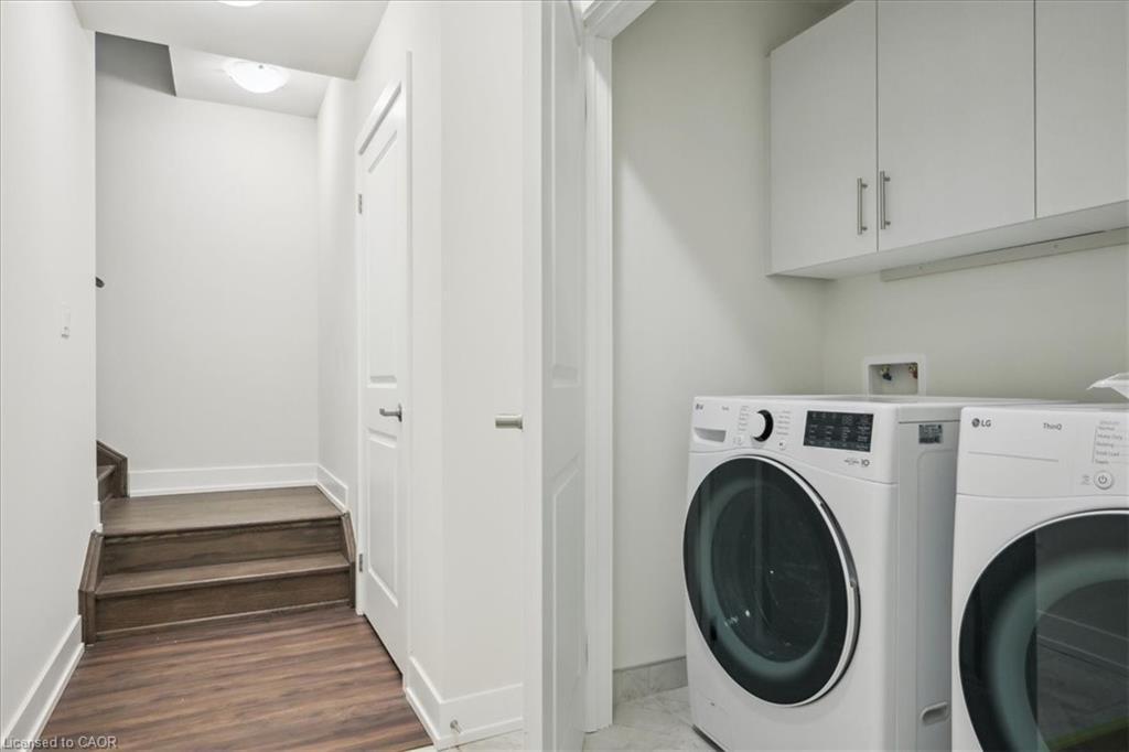 1237 Anthonia Trail, Oakville, ON - Indoor Photo Showing Laundry Room