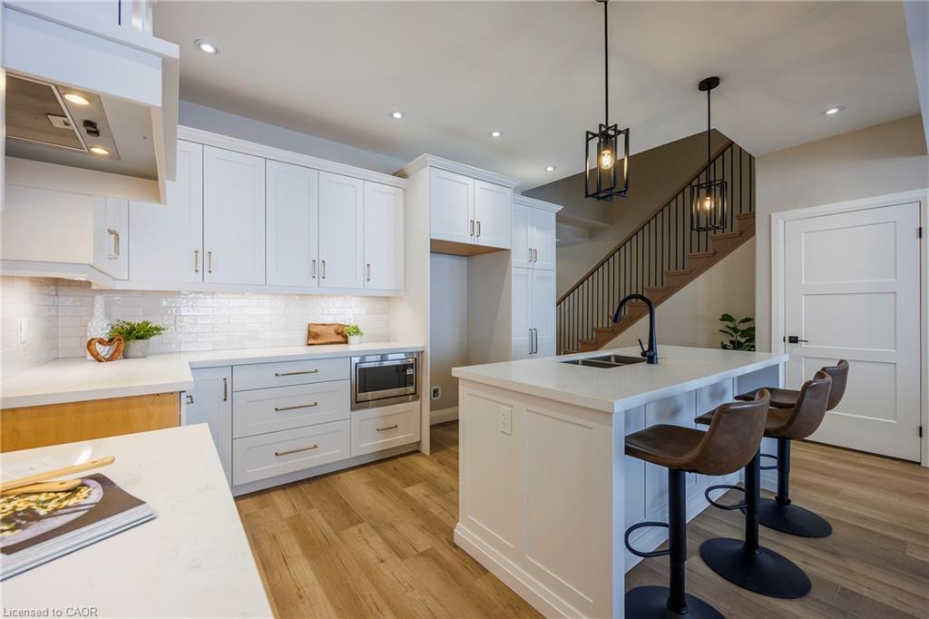 215 Lafayette Street E, Jarvis, ON - Indoor Photo Showing Kitchen With Double Sink With Upgraded Kitchen