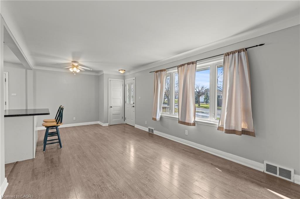 Main-14 Westmount Avenue, Thorold, ON - Indoor Photo Showing Other Room