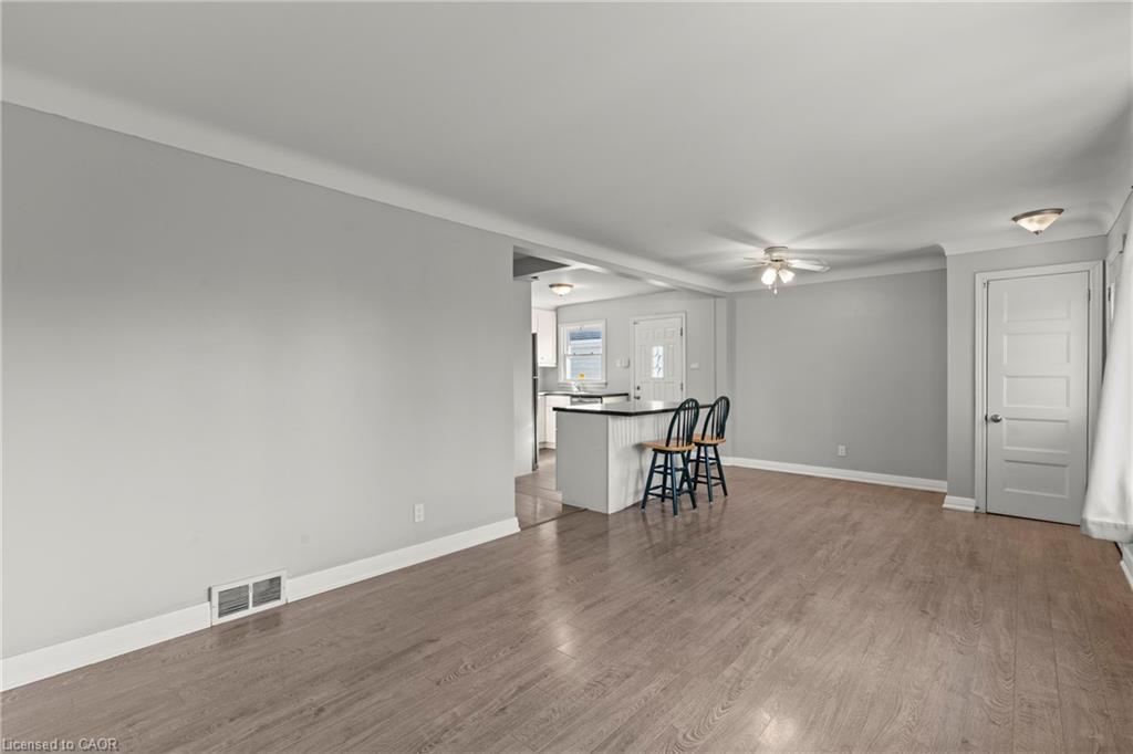 Lower-14 Westmount Avenue, Thorold, ON - Indoor