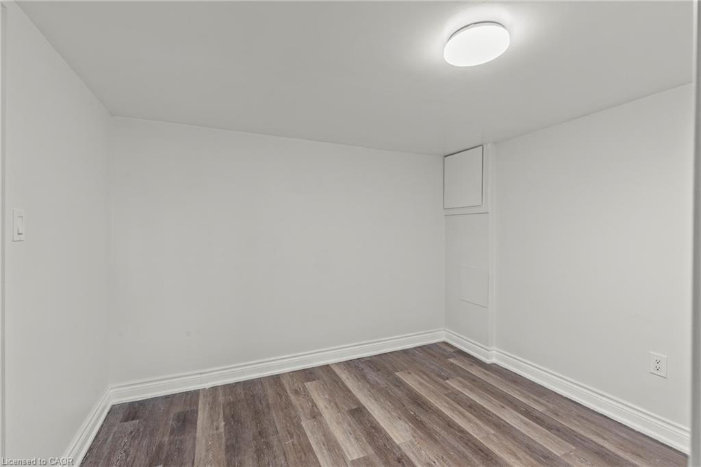 Lower-14 Westmount Avenue, Thorold, ON - Indoor Photo Showing Other Room