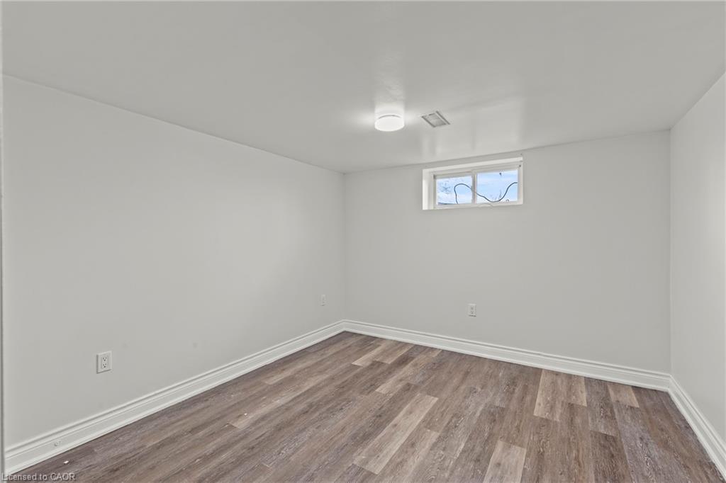 Lower-14 Westmount Avenue, Thorold, ON - Indoor Photo Showing Other Room