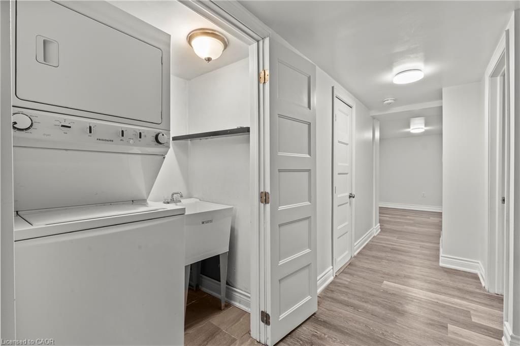 Lower-14 Westmount Avenue, Thorold, ON - Indoor Photo Showing Laundry Room