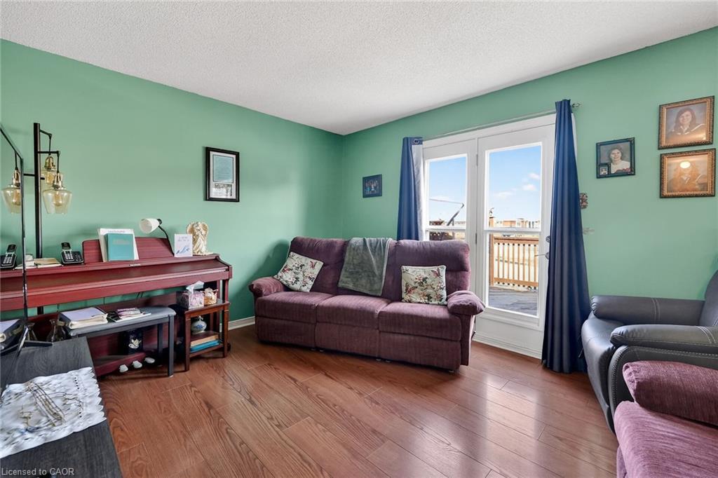 97-122 Bunting Road, St. Catharines, ON - Indoor Photo Showing Living Room