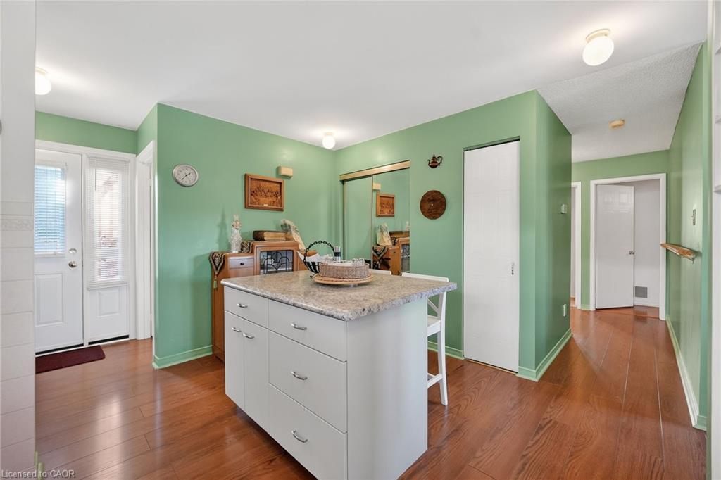 97-122 Bunting Road, St. Catharines, ON - Indoor