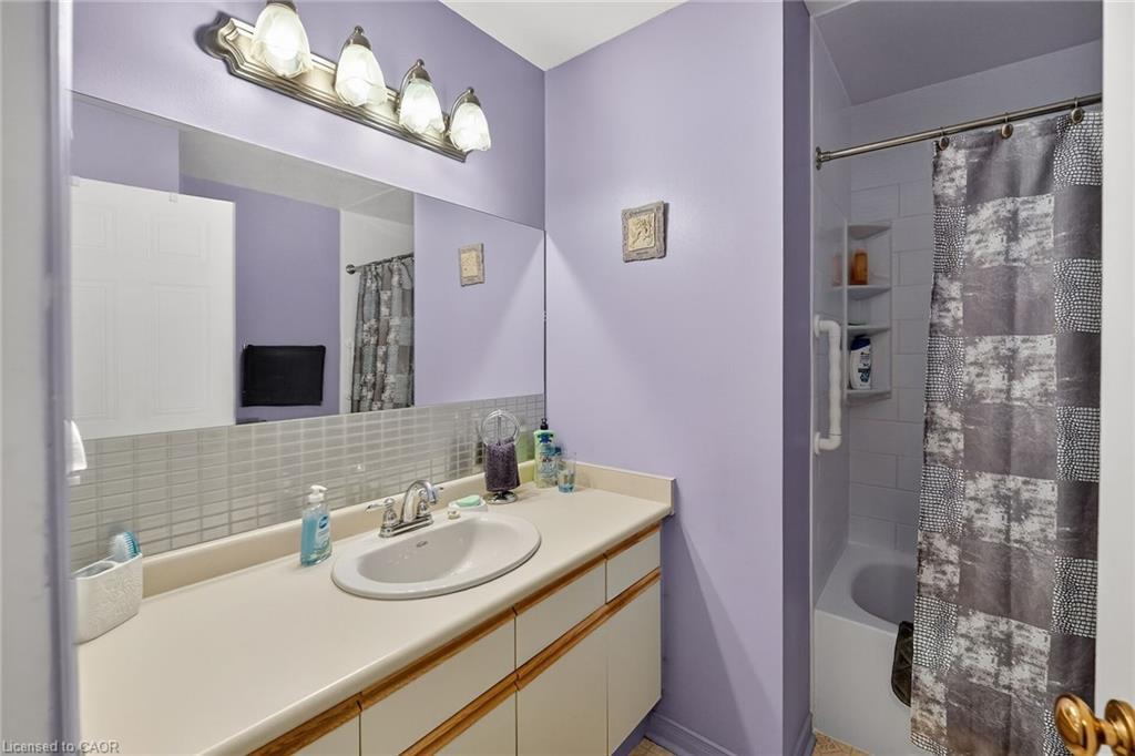97-122 Bunting Road, St. Catharines, ON - Indoor Photo Showing Bathroom