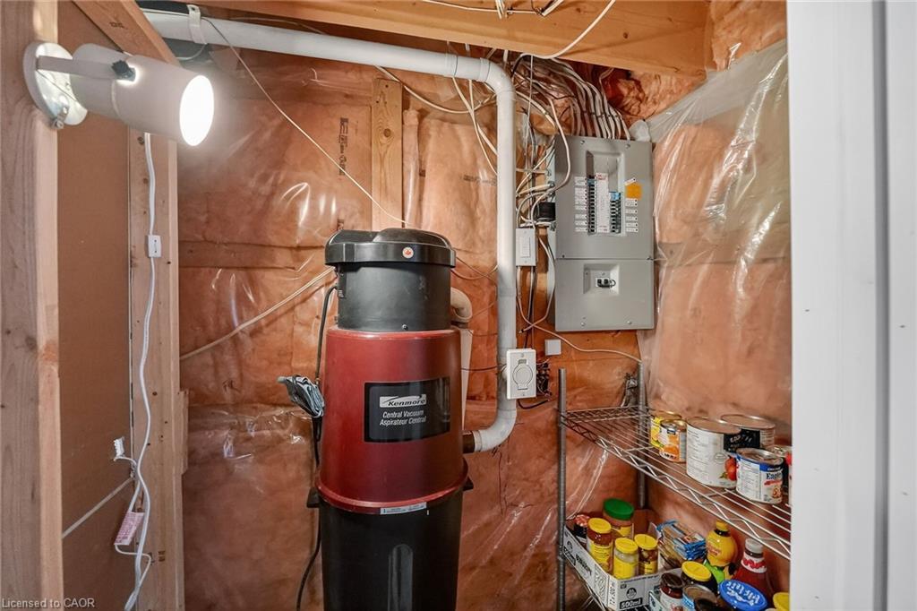 97-122 Bunting Road, St. Catharines, ON - Indoor Photo Showing Basement