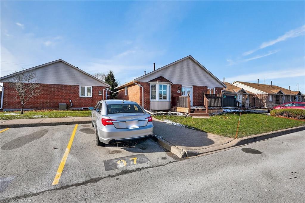 97-122 Bunting Road, St. Catharines, ON - Outdoor