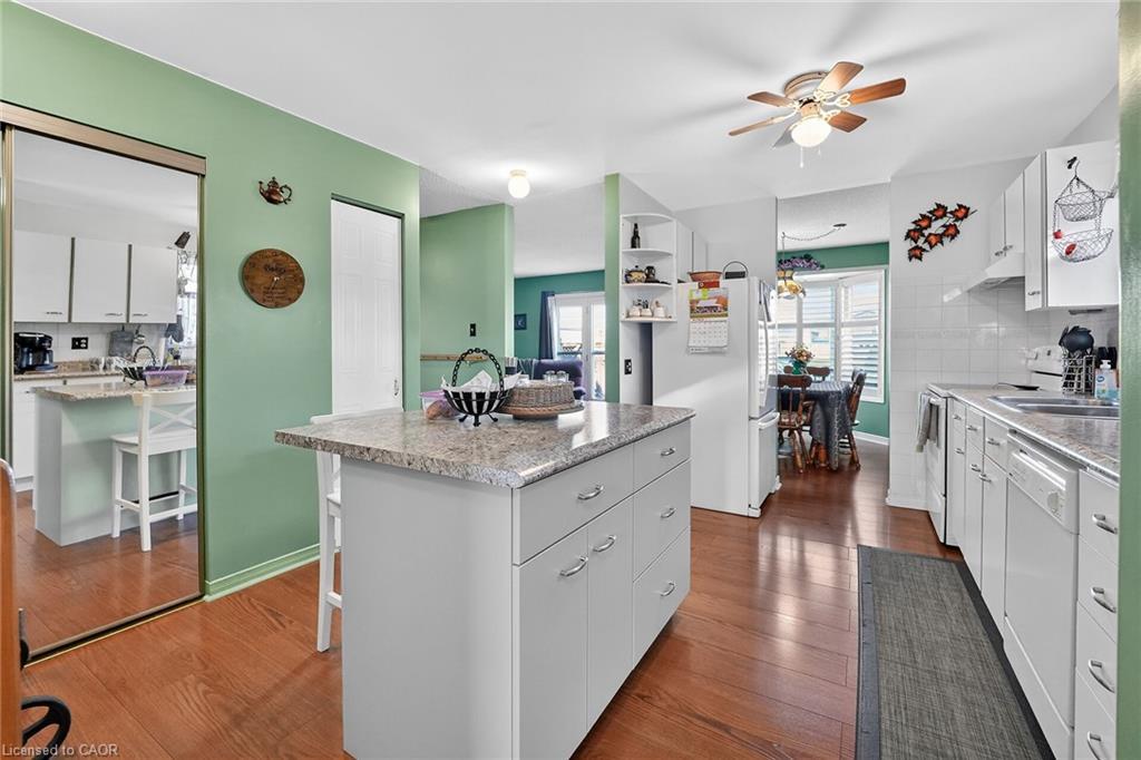 97-122 Bunting Road, St. Catharines, ON - Indoor Photo Showing Kitchen